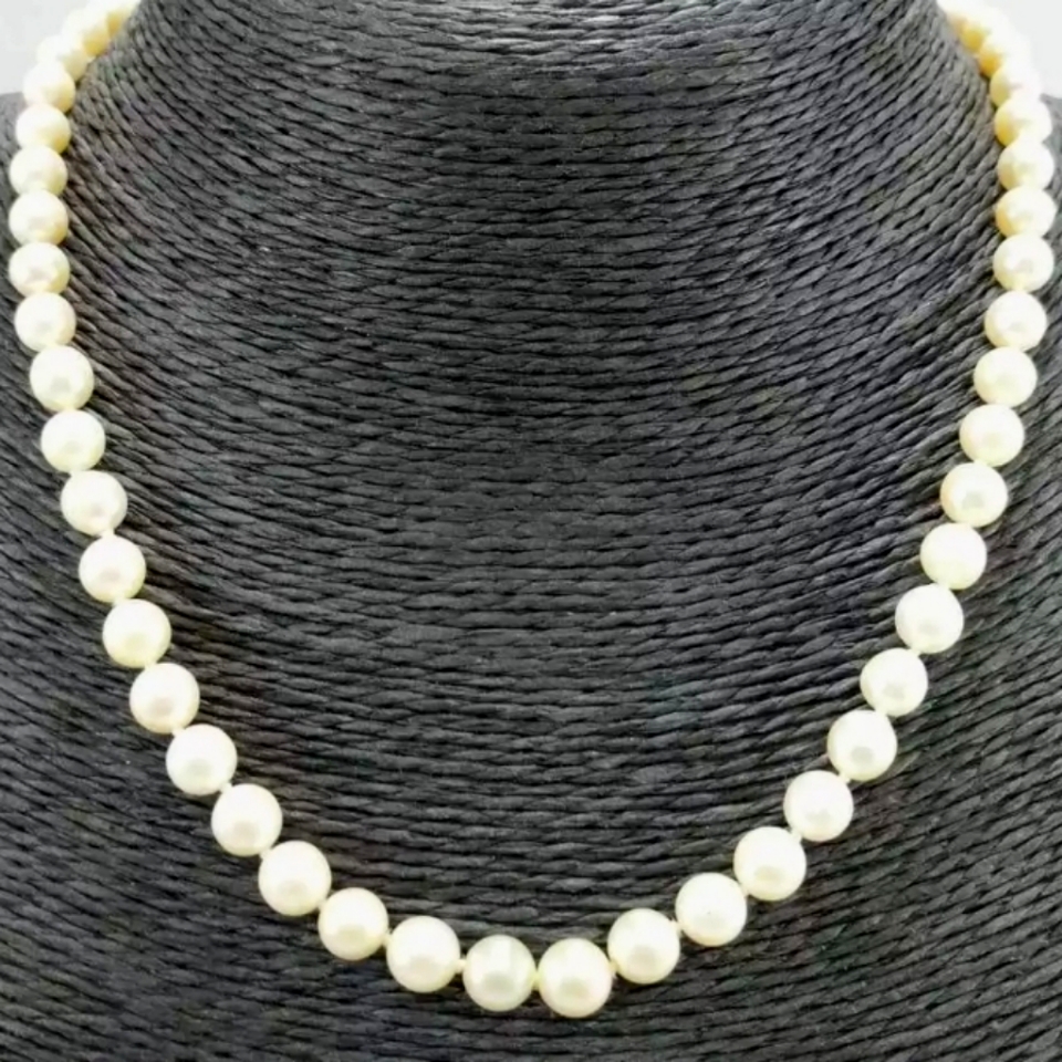 925 Genuine Freshwater Pearls. Hand Tied.